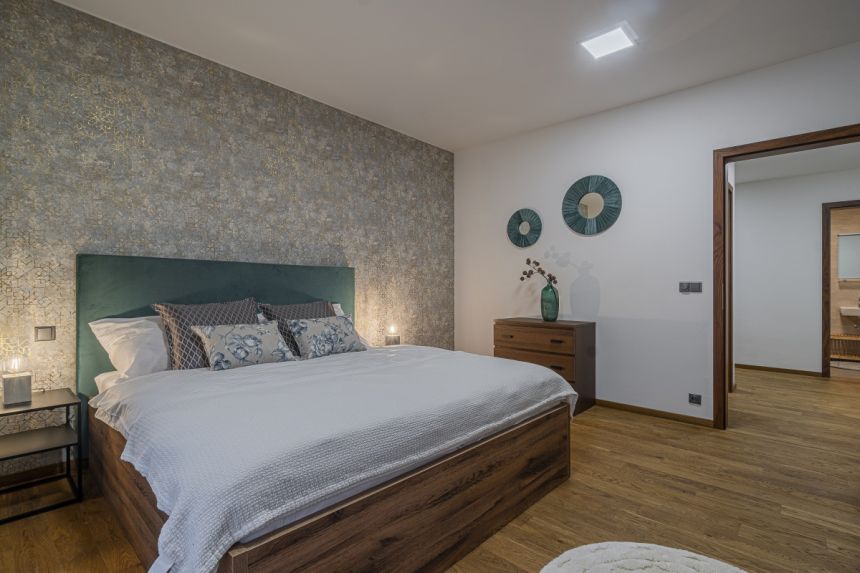 Realization of the bedroom with our exclusive wallpaper from the Wll-for collection