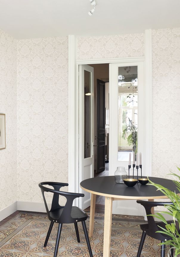 Cream wallpaper with baroque pattern, OTH002, Othello, Zoom by Masureel
